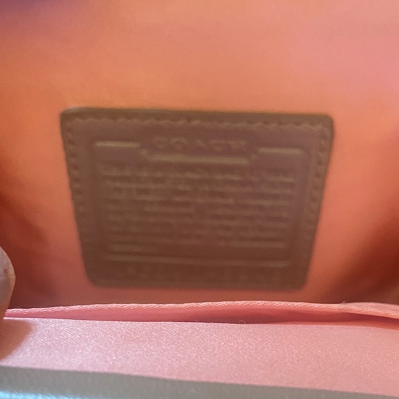 Coach - Picture 5 of 16